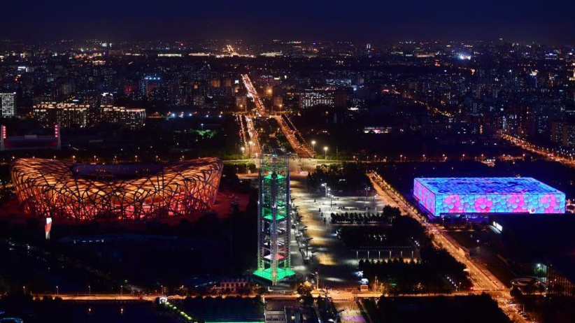 北京雙奧標志性場館群亮燈迎接國際奧林匹克日